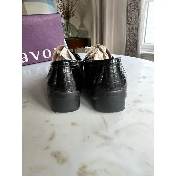 Aravon Whitney Alligator/Croc Faux Patent Leather Loafers - Picture 4 of 8